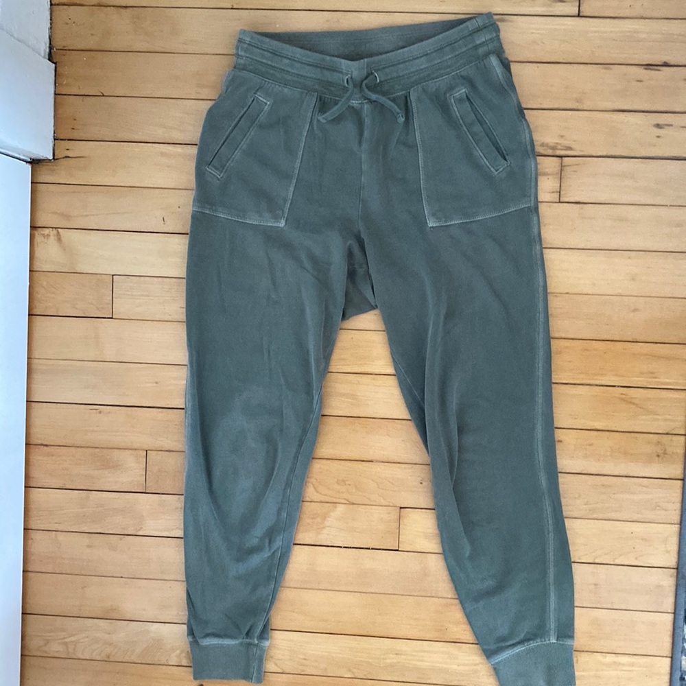 Old Navy olive green joggers XS